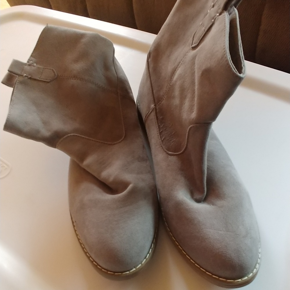 Women's boots